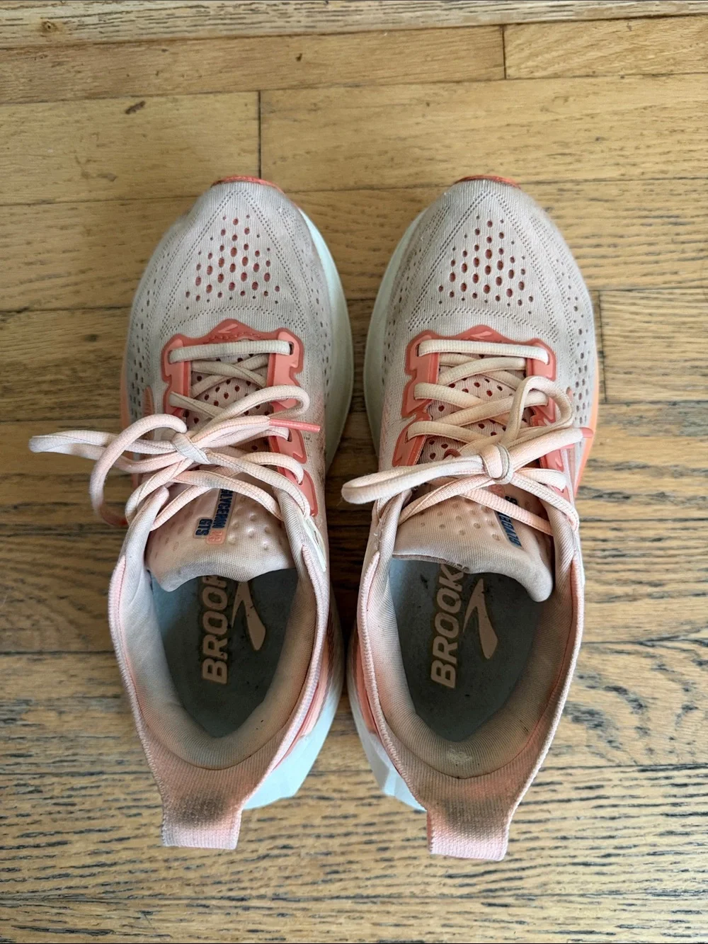 Brooks women running